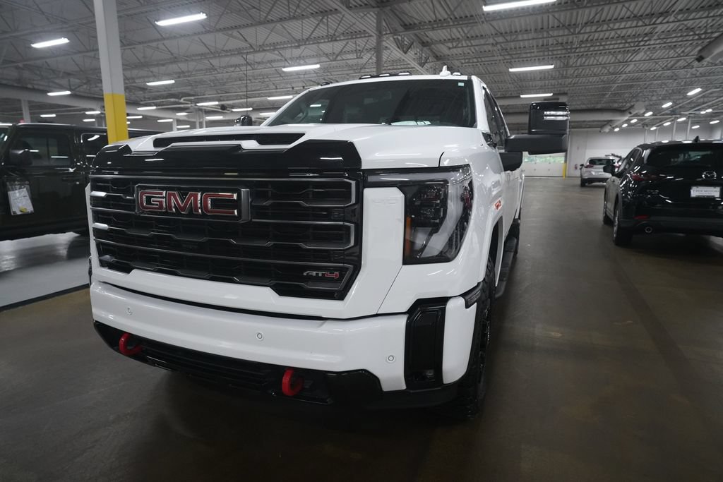 Used 2025 GMC Sierra 2500 AT4 w/ AT4 Preferred Package AWD/4WD image 12