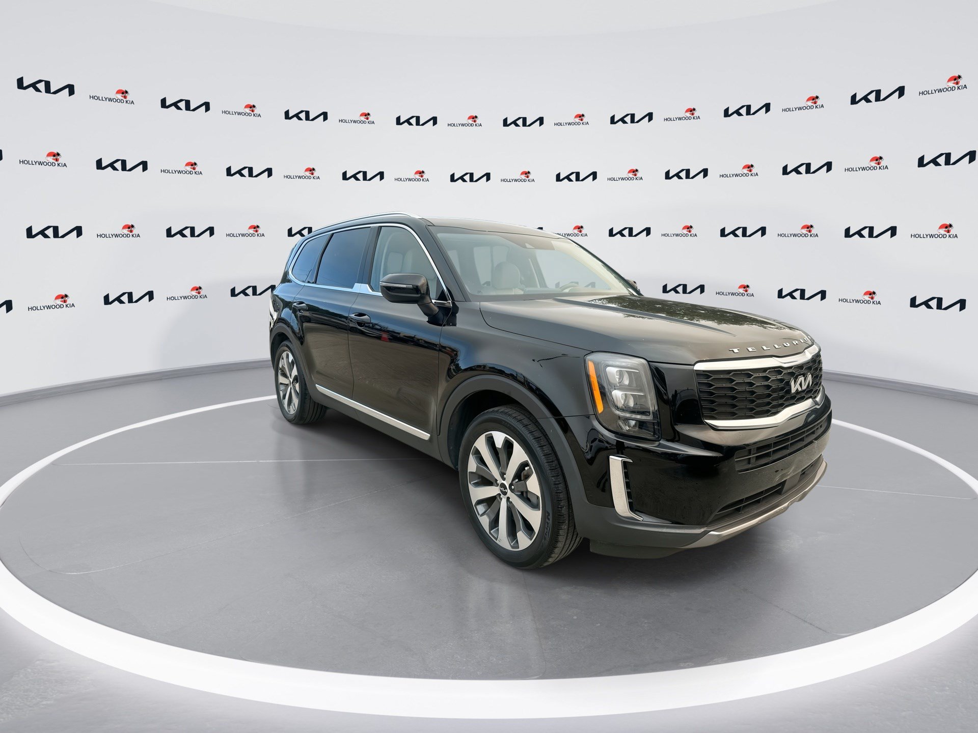 Certified 2022 Kia Telluride EX w/ EX Premium Package FWD image 2