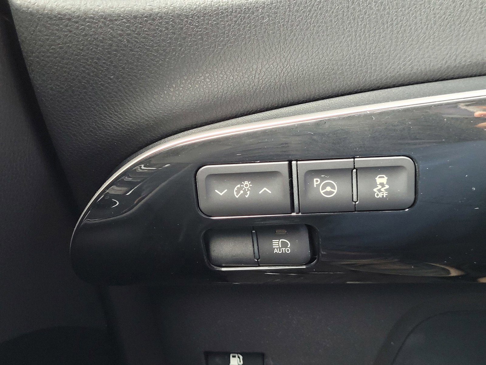 Used 2017 Toyota Prius Two image 18