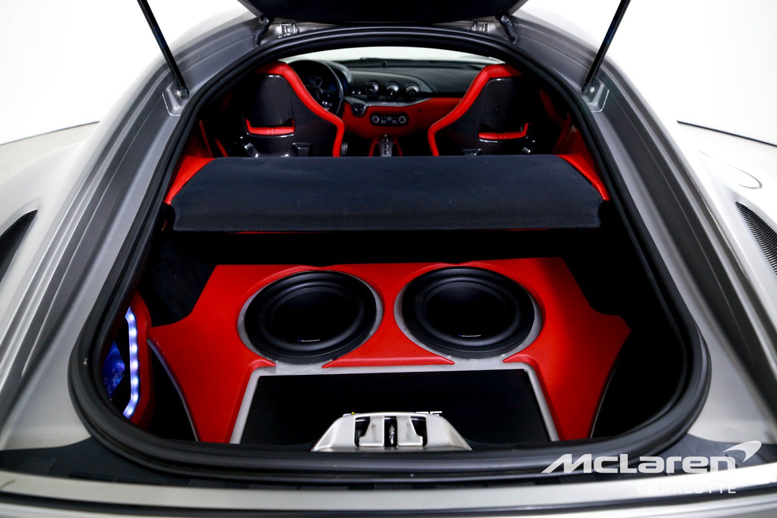 Used 2016 Ferrari F12 Berlinetta RWD image 16