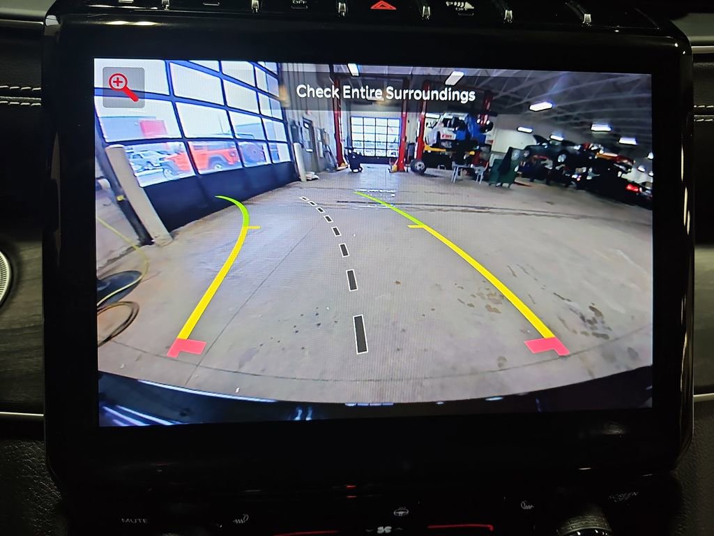 Certified 2023 Jeep Grand Cherokee Limited image 23