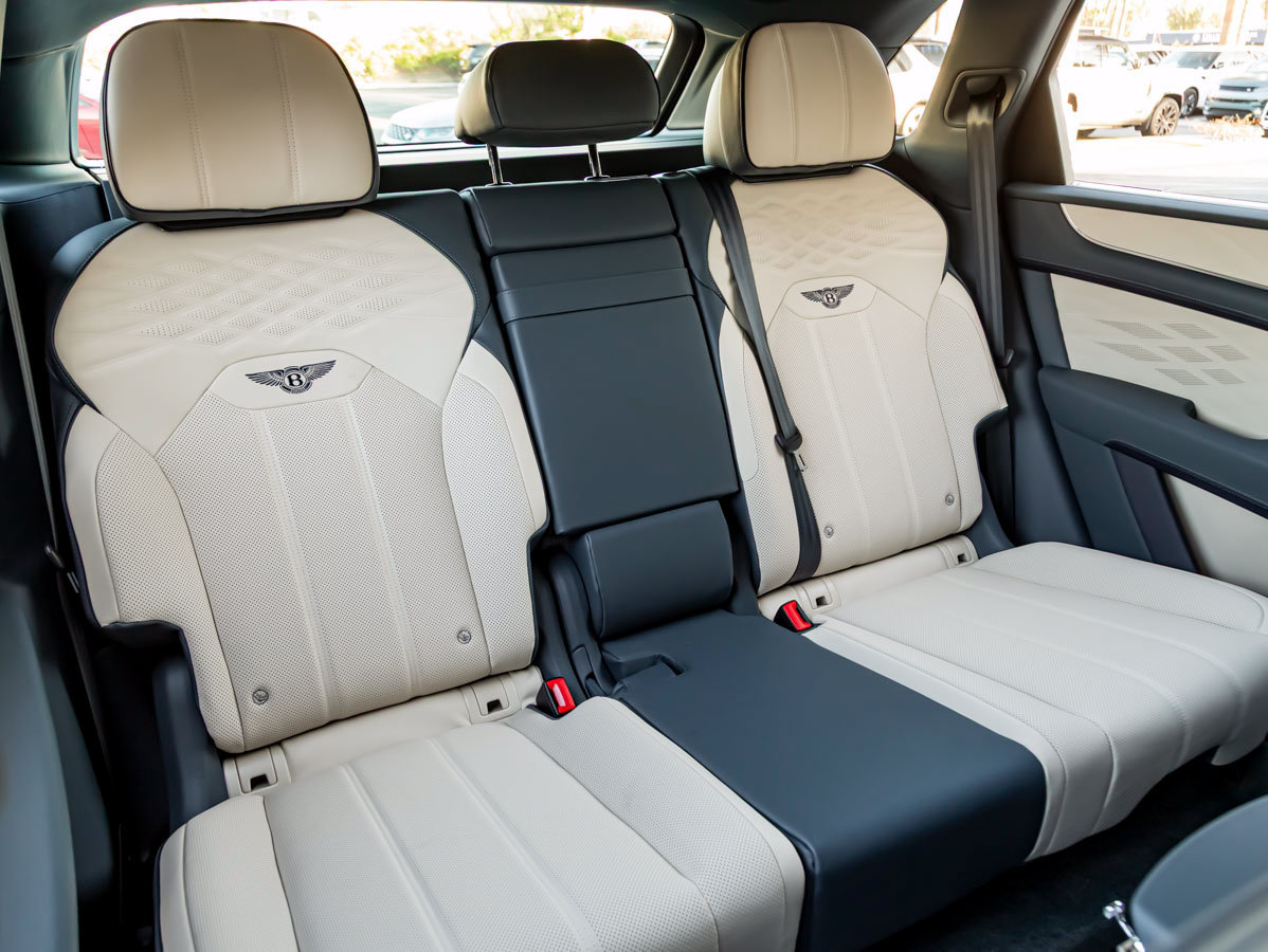 New 2027 Bentley Bentayga AWD/4WD image 40