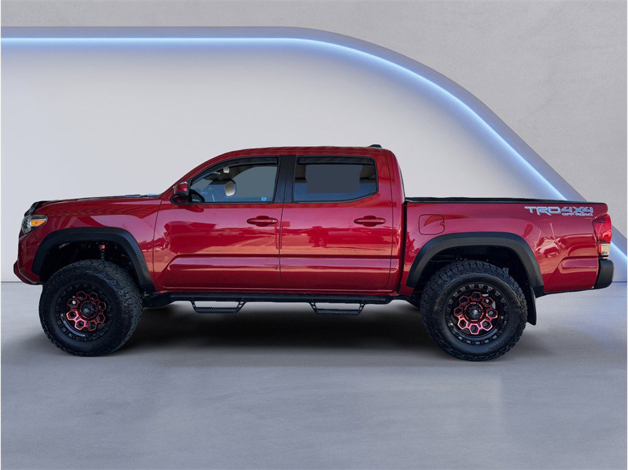 Used 2017 Toyota Tacoma TRD Off-Road w/ Tow Package AWD/4WD image 3