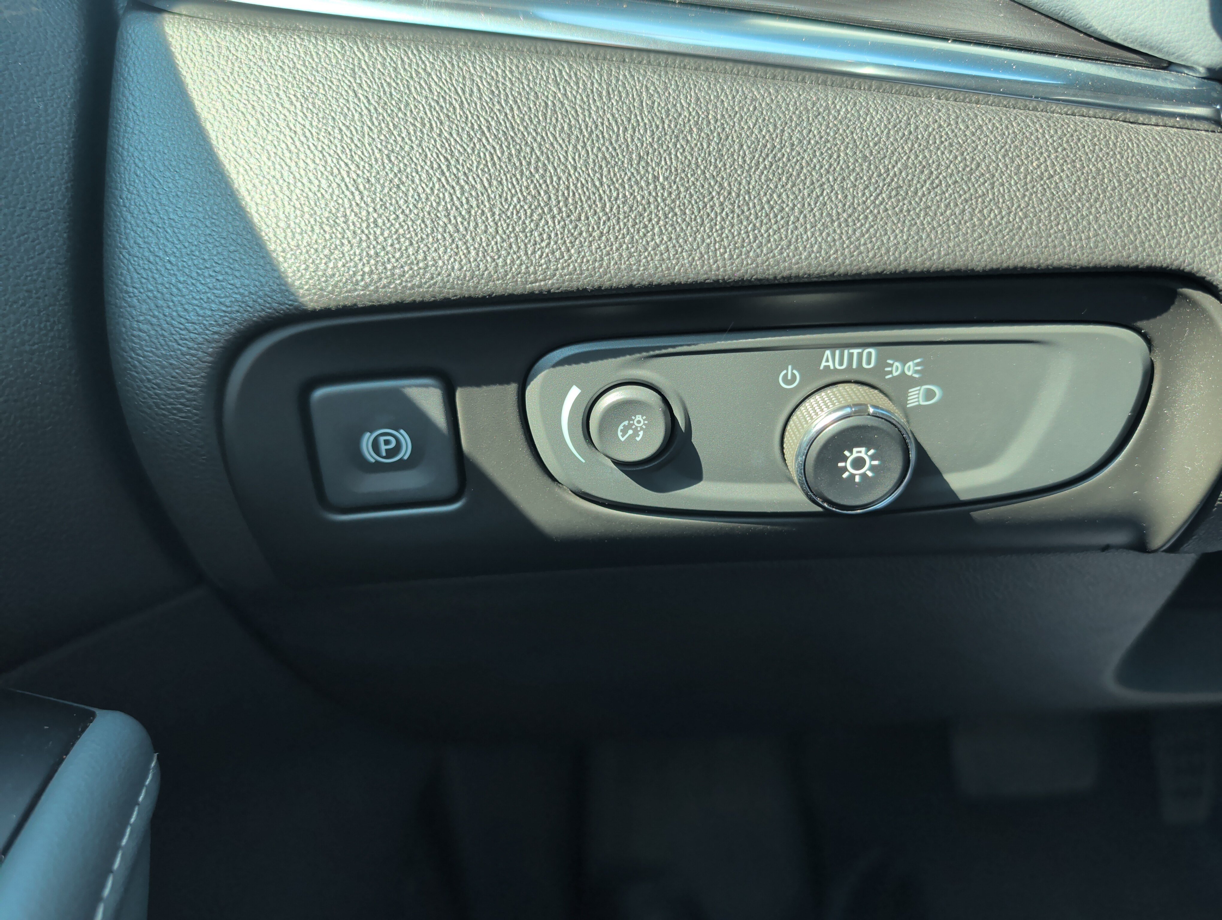 Used 2019 Buick Enclave Essence FWD image 39