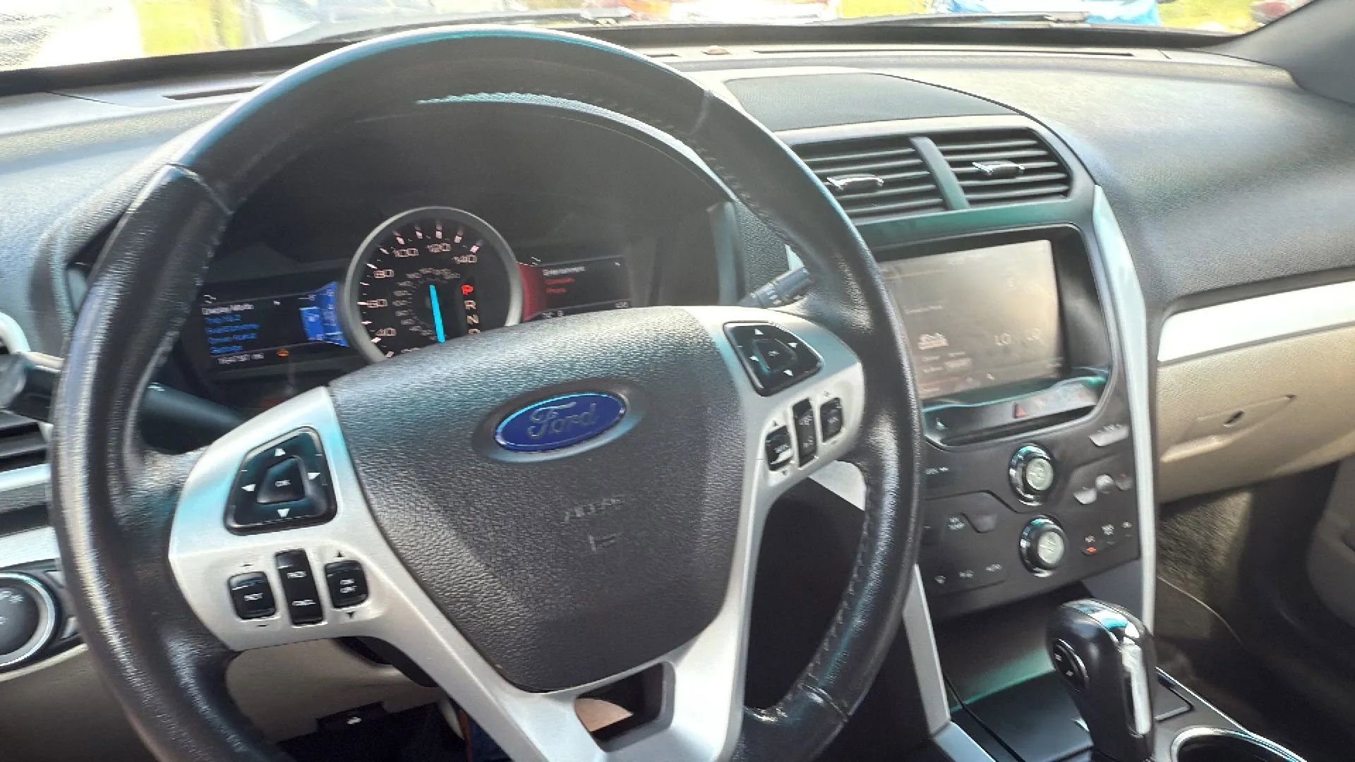 Used 2014 Ford Explorer XLT w/ Equipment Group 201A image 30