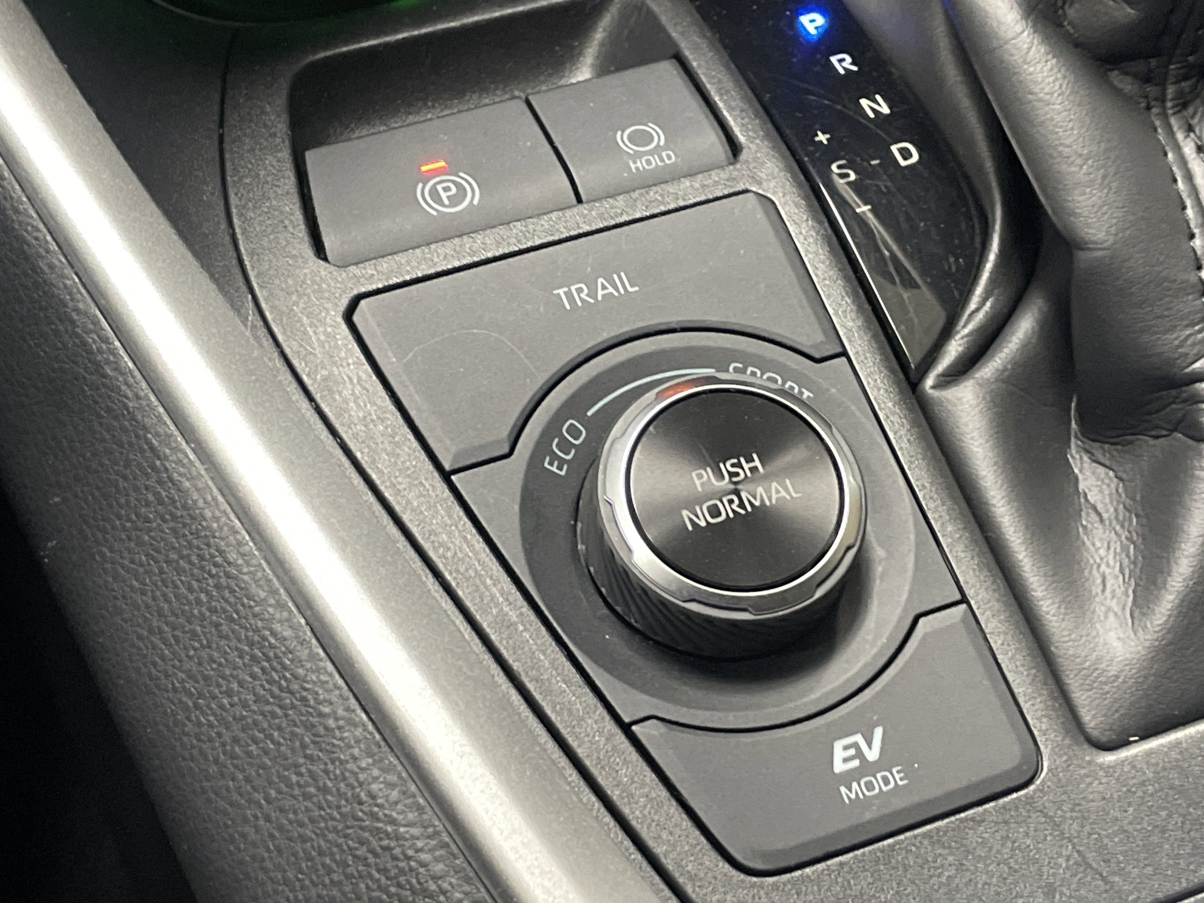 Used 2025 Toyota RAV4 XLE w/ Convenience Package AWD/4WD image 27