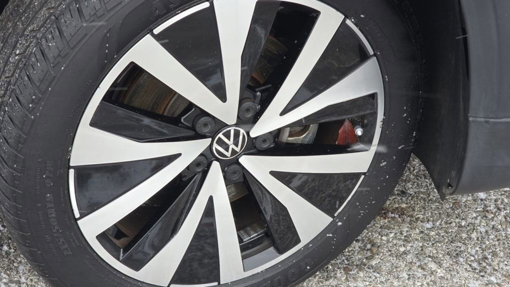 Used 2022 Volkswagen Taos SE w/ Panoramic Sunroof Package image 10