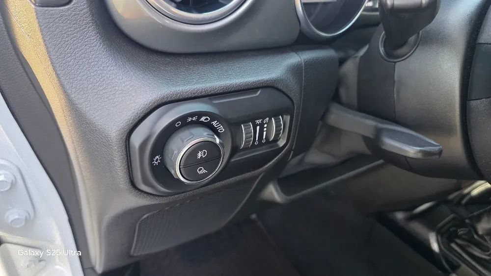 Used 2021 Jeep Gladiator Overland w/ Safety Group AWD/4WD image 22
