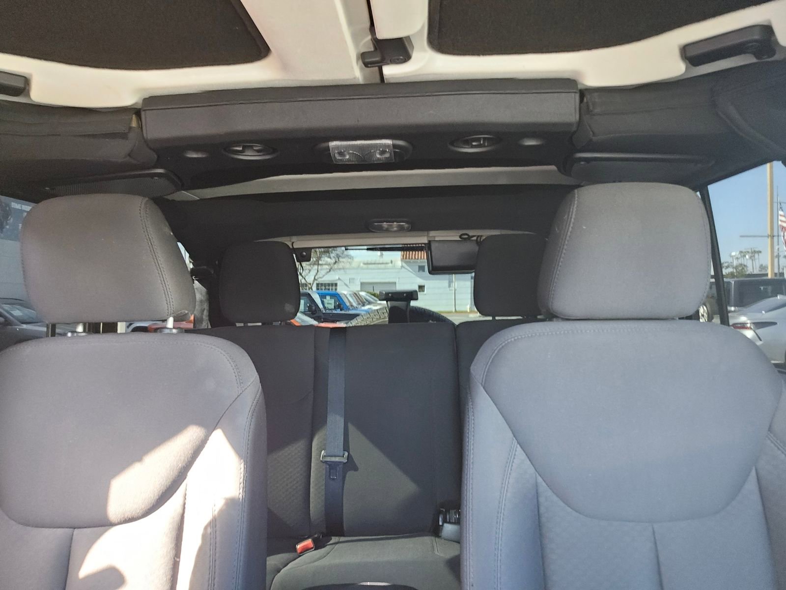 Used 2018 Jeep Wrangler Unlimited Sport S image 28