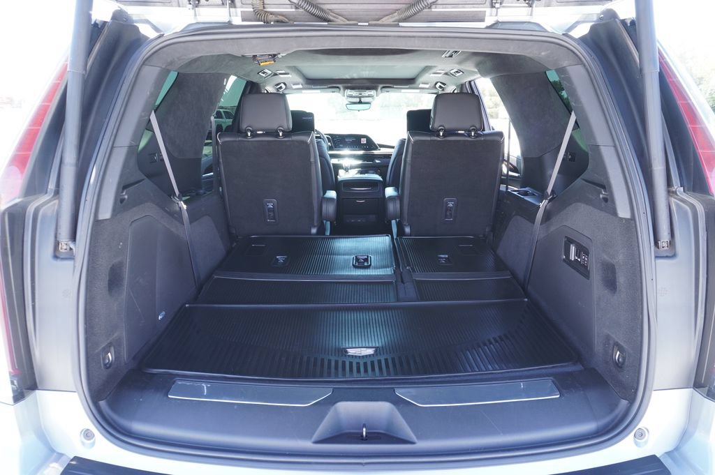 Certified 2023 Cadillac Escalade Sport Platinum w/ LPO, ONYX Package AWD/4WD image 8