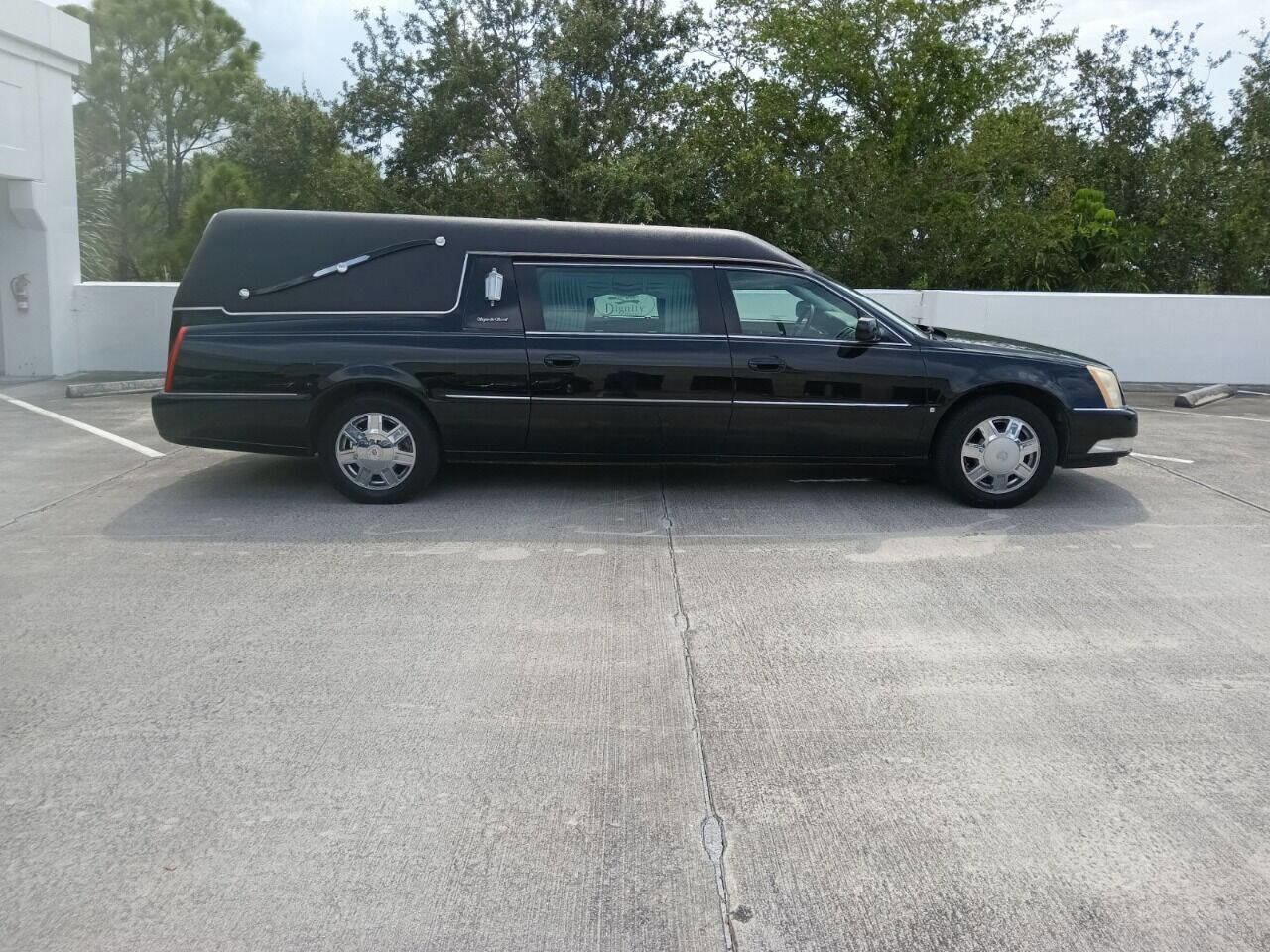 Used 2008 Cadillac DTS Hearse image 2