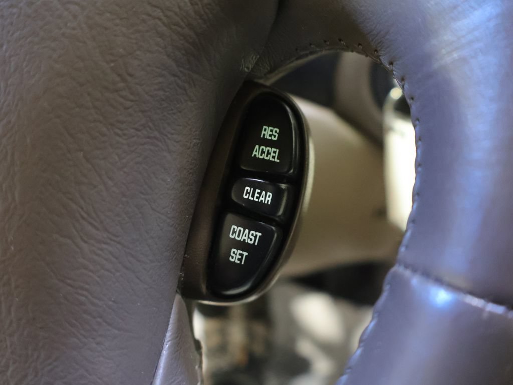 Used 2000 Oldsmobile Intrigue GL FWD image 28