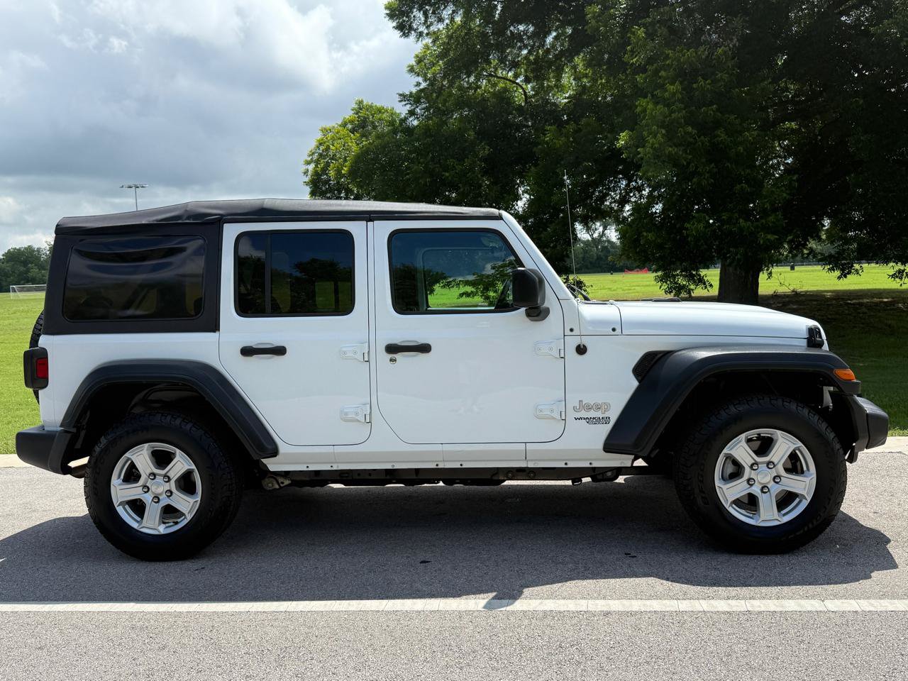 Used 2018 Jeep Wrangler Unlimited Sport S AWD/4WD image 12