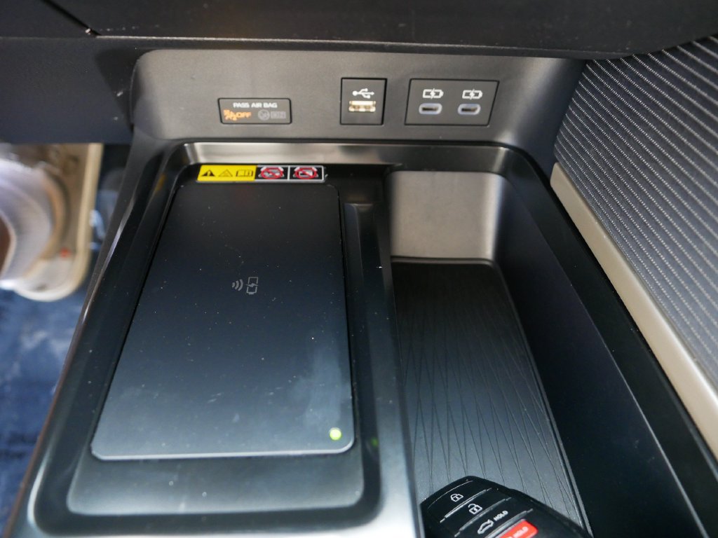 Used 2026 Toyota Camry SE FWD image 21