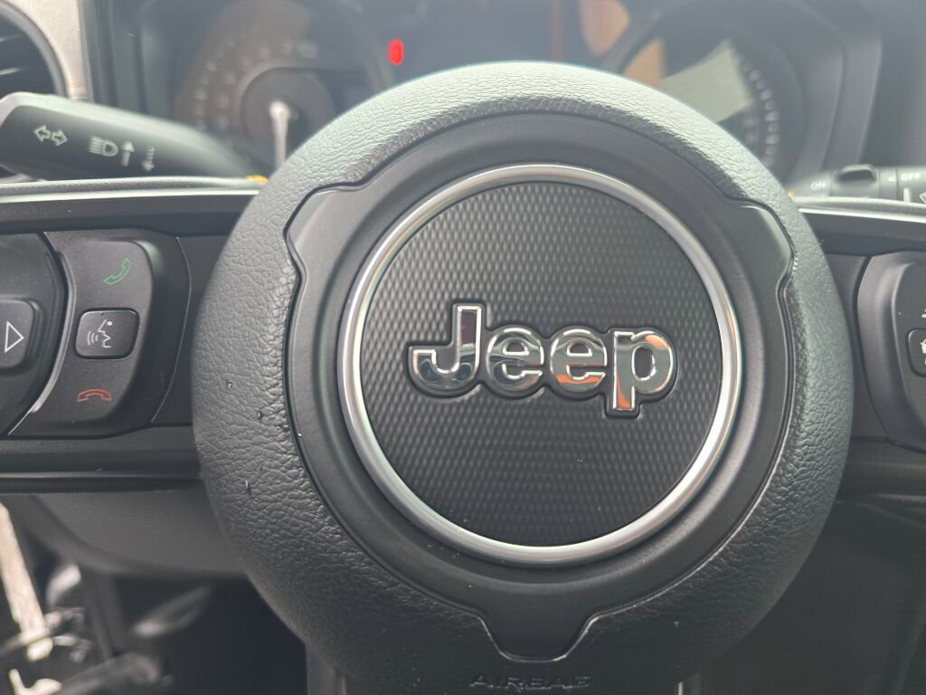 Used 2024 Jeep Wrangler Unlimited image 30