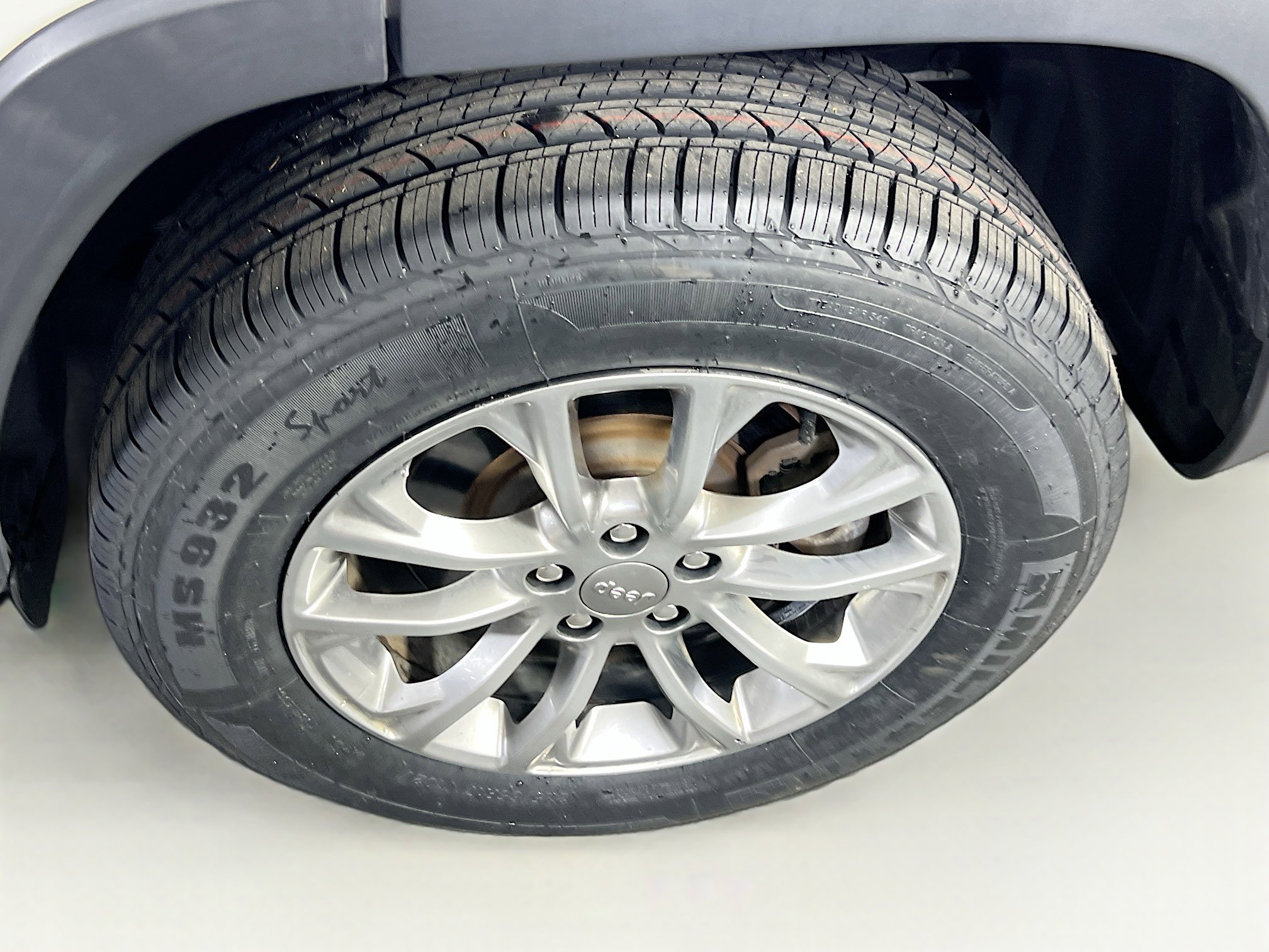 Used 2021 Jeep Cherokee Latitude Lux w/ Comfort/Convenience Group image 28