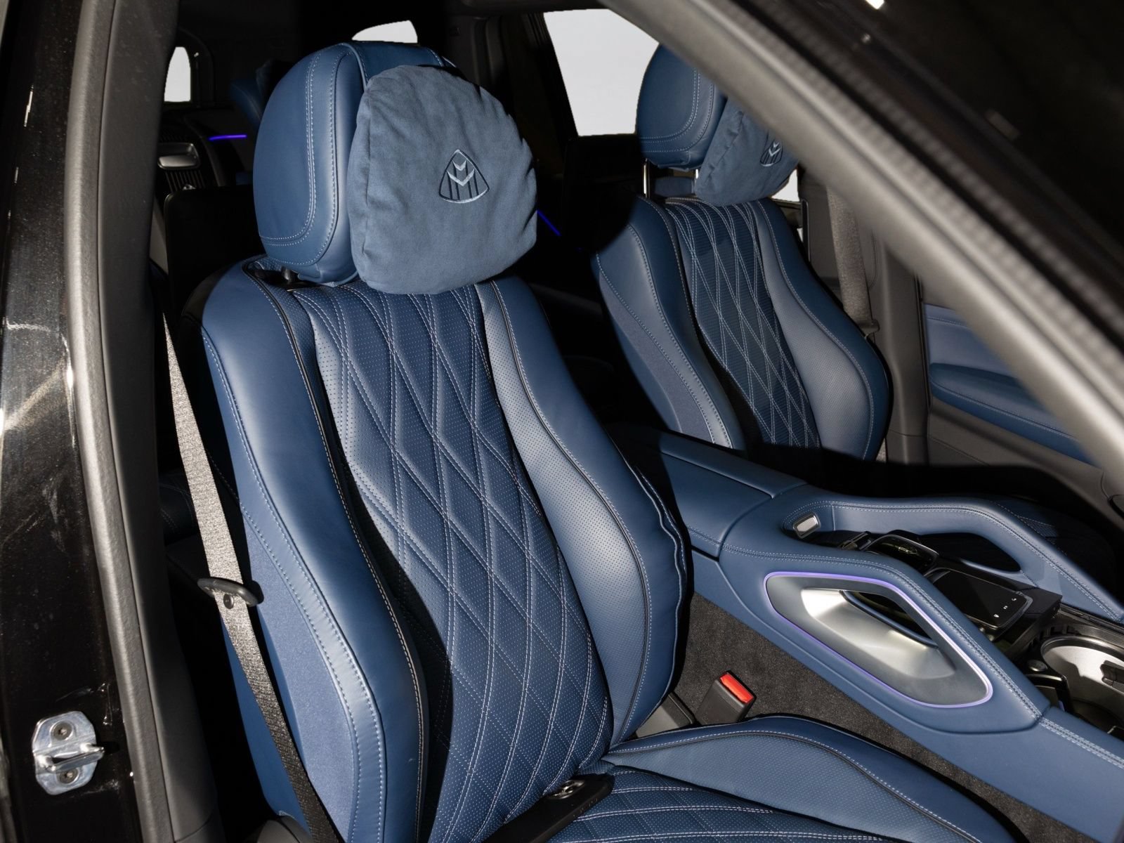 Used 2025 Mercedes-Benz Maybach GLS 600 4MATIC image 52