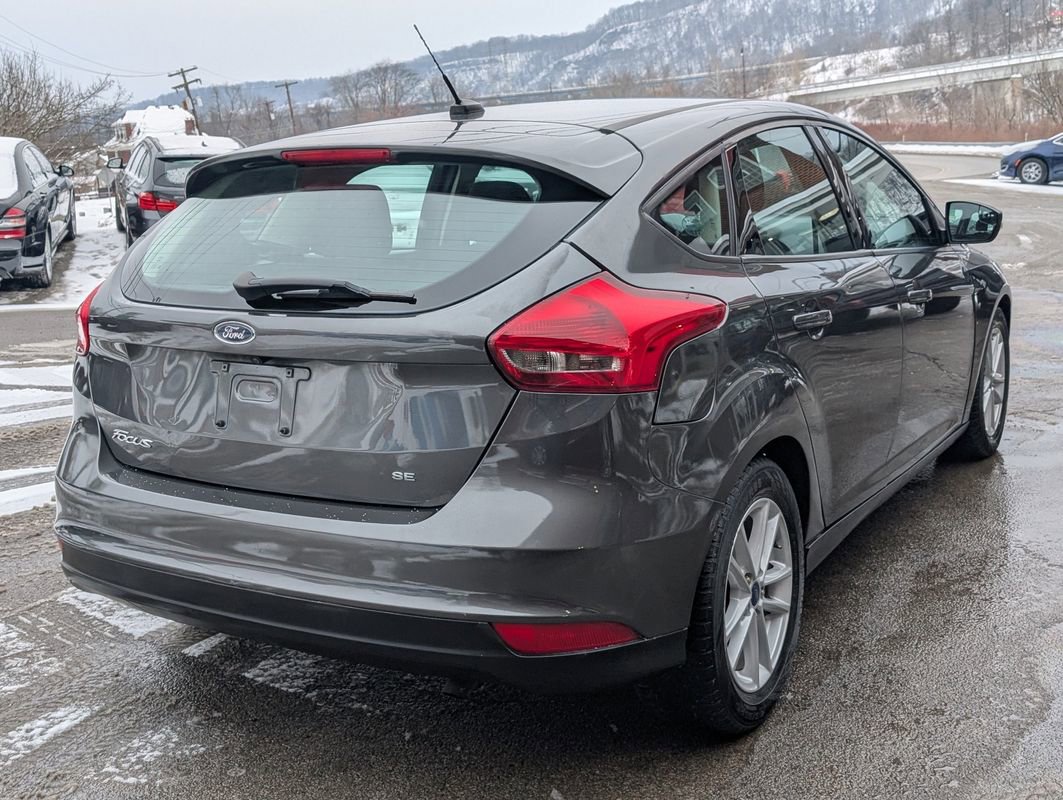 Used 2017 Ford Focus SE w/ Cold Weather Package image 5
