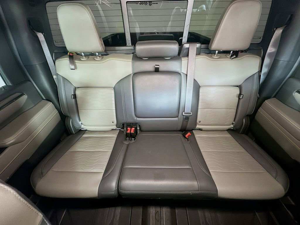 Used 2024 Chevrolet Silverado 2500 ZR2 w/ Technology Package image 13