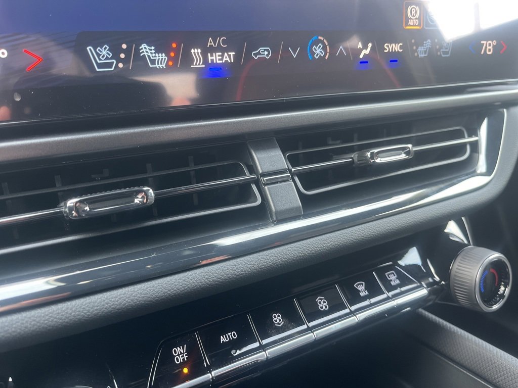 New 2026 Chevrolet Equinox EV RS image 23