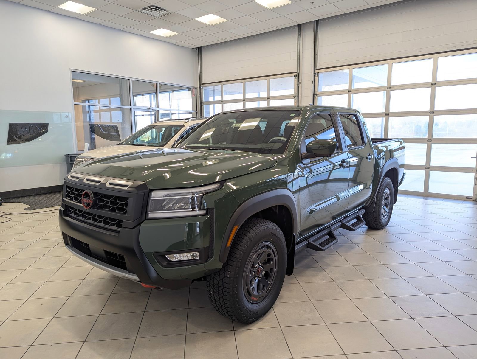 New 2025 Nissan Frontier PRO-4X w/ Pro Convenience Package image 5