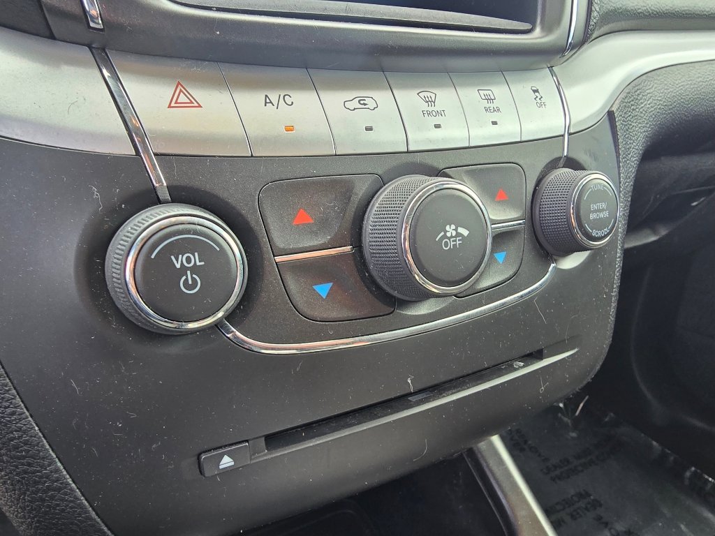 Used 2020 Dodge Journey SE image 19
