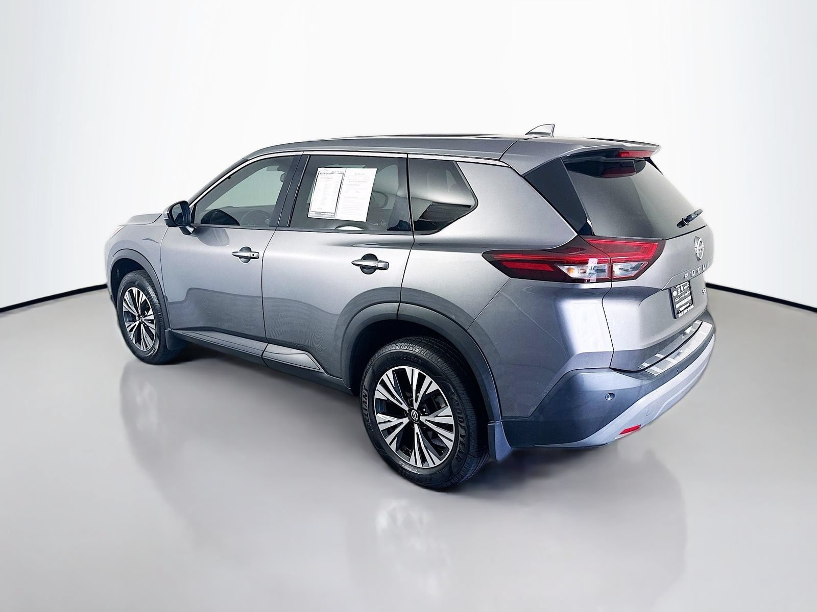 Used 2021 Nissan Rogue SV FWD image 5