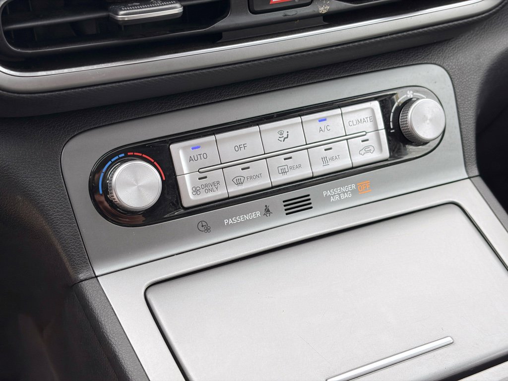 Used 2023 Hyundai Kona Limited image 16