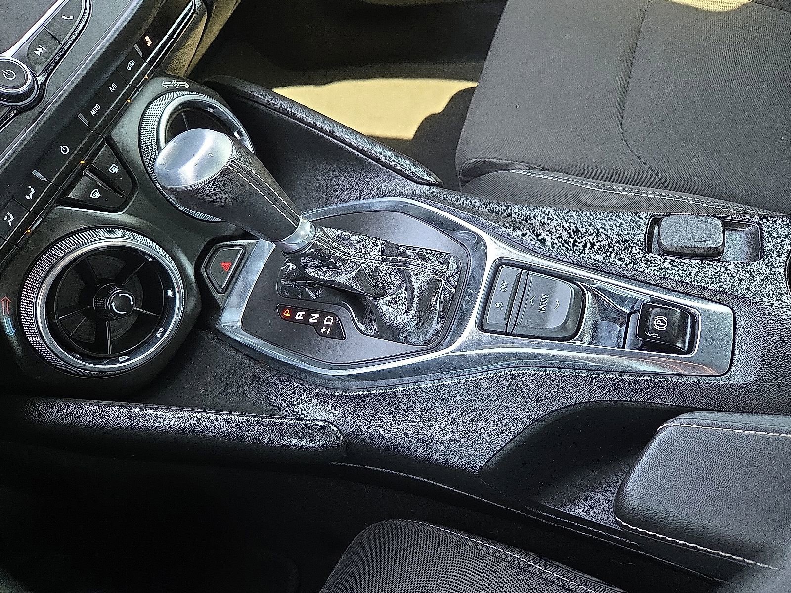 Used 2020 Chevrolet Camaro LT RWD image 25