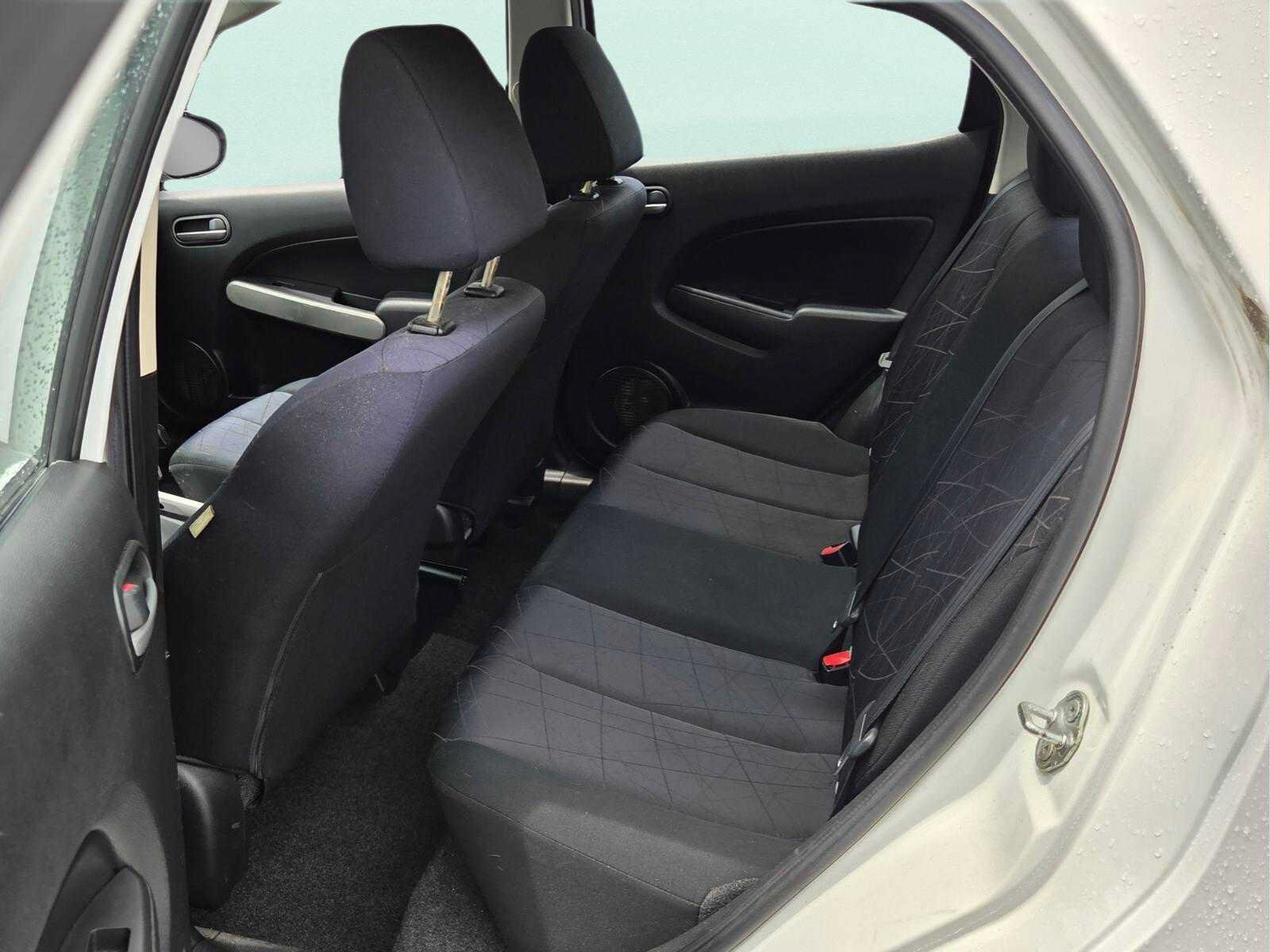 Used 2014 MAZDA MAZDA2 Sport FWD image 11