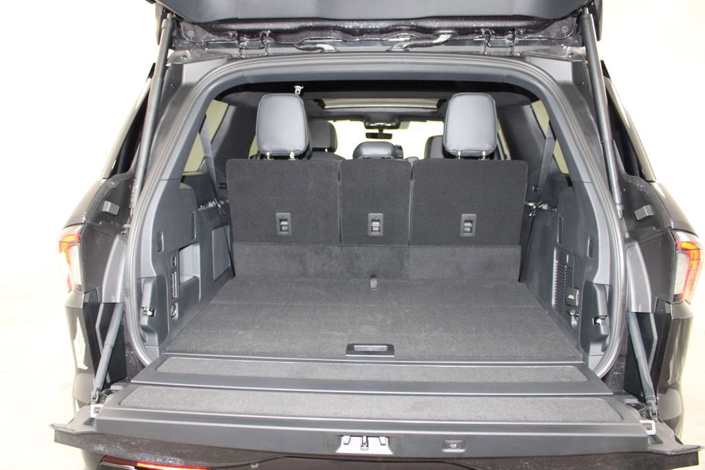 New 2026 Lincoln Navigator L Reserve w/ Jet Appearance Package image 16