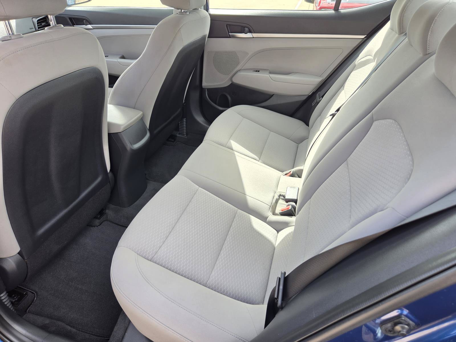 Used 2020 Hyundai Elantra SE FWD image 10