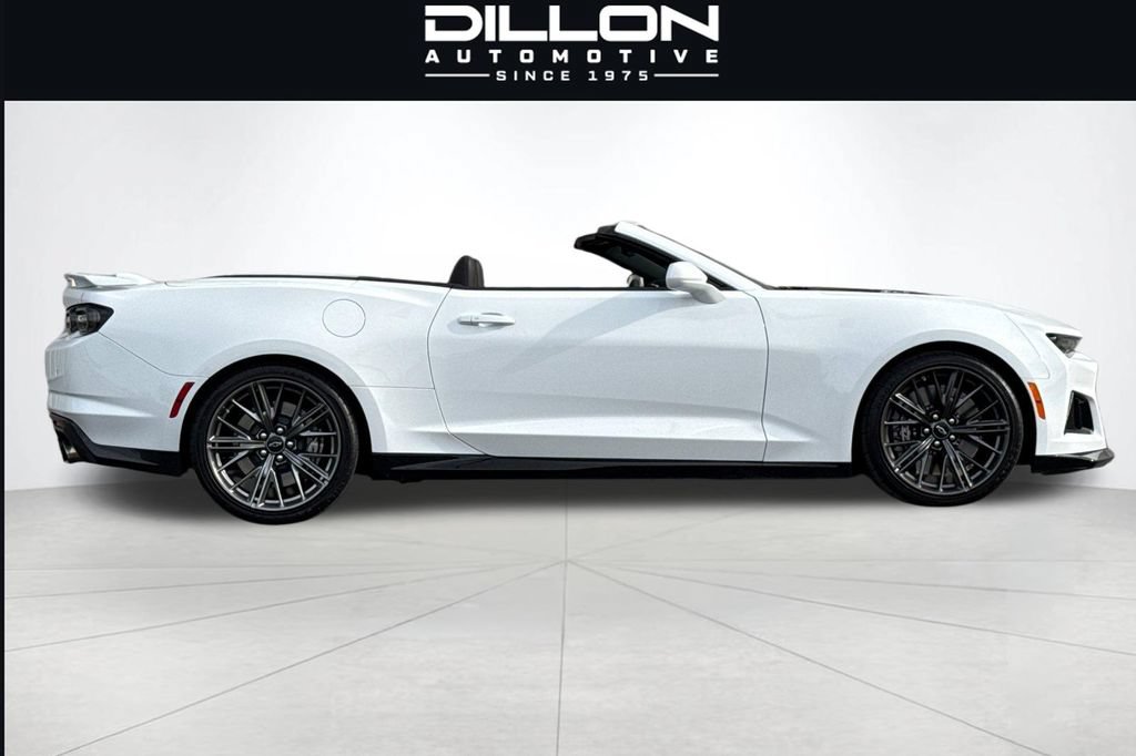 Used 2022 Chevrolet Camaro ZL1 RWD image 3