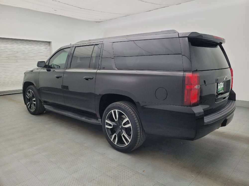 Used 2018 Chevrolet Suburban LT image 3