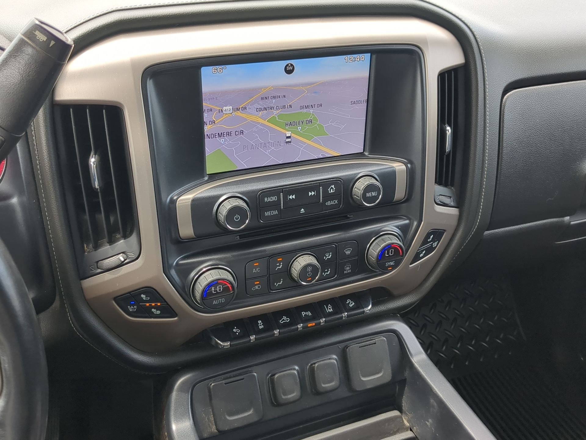 Used 2015 GMC Sierra 1500 Denali w/ Driver Alert Package AWD/4WD image 19