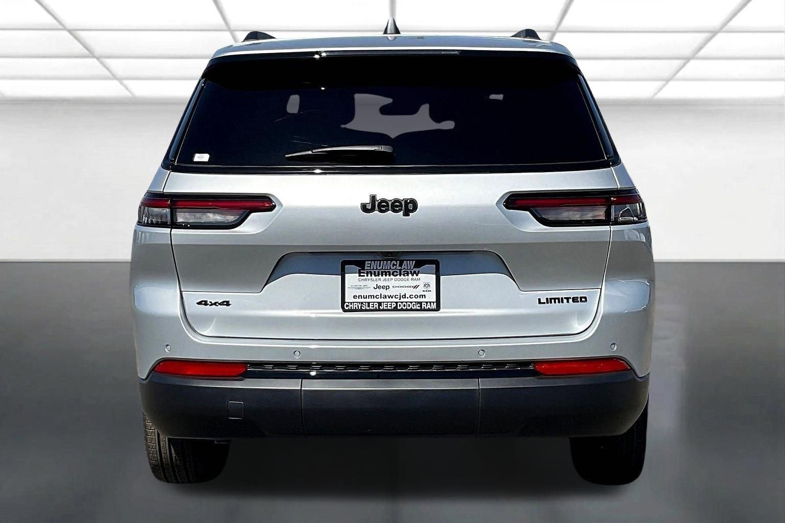 New 2025 Jeep Grand Cherokee L Limited w/ Black Appearance Package AWD/4WD image 6