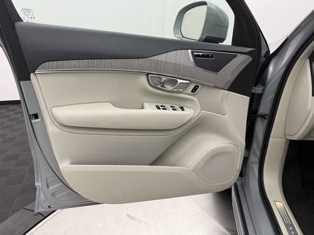 Certified 2025 Volvo XC90 B6 Plus image 10