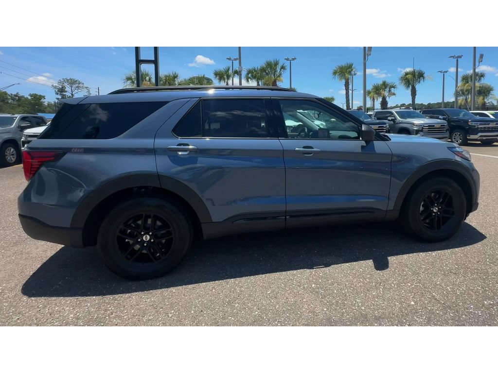 Used 2025 Ford Explorer Active RWD image 9