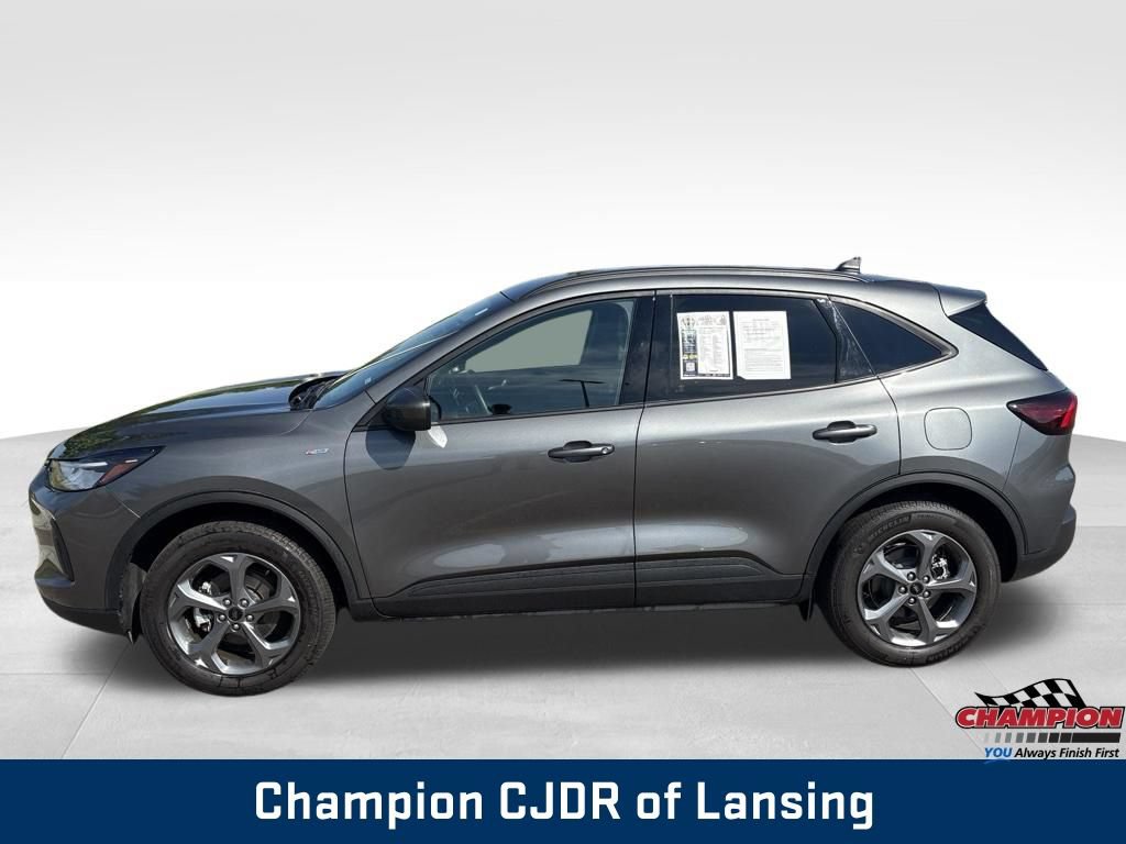 Used 2025 Ford Escape ST-Line Select AWD/4WD image 4