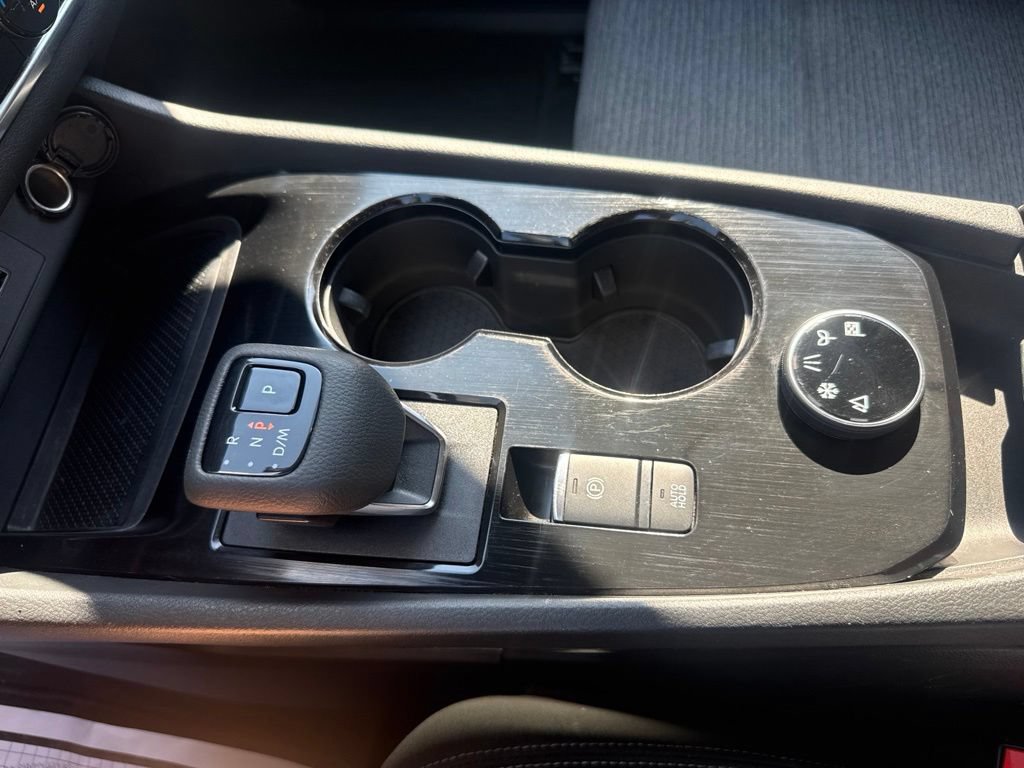 Used 2023 Nissan Rogue SV AWD/4WD image 24