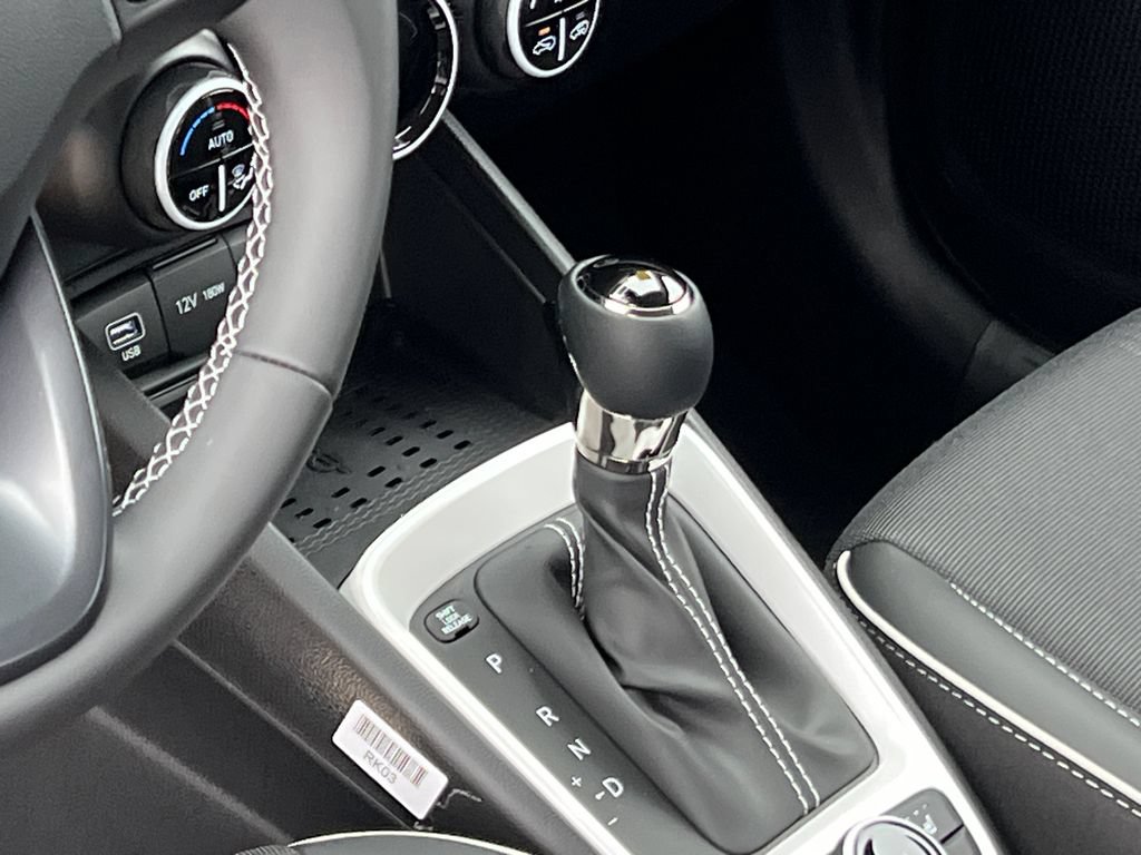 New 2025 Hyundai Venue Limited FWD image 14