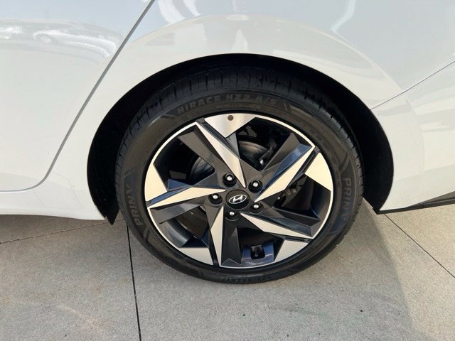 Used 2023 Hyundai Elantra Limited w/ Cargo Package FWD image 14