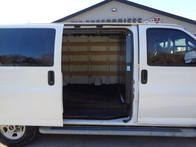 Used 2021 GMC Savana 2500 w/ Driver Convenience Package image 18