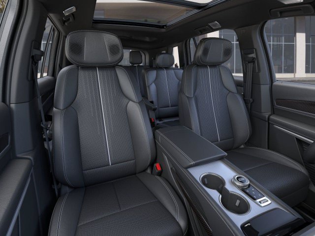 New 2027 Cadillac Vistiq Luxury AWD/4WD image 16