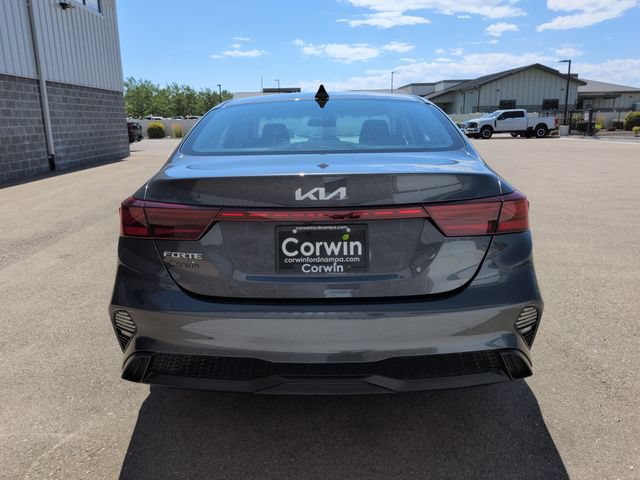 Used 2024 Kia Forte LXS w/ LXS Technology Package FWD image 4