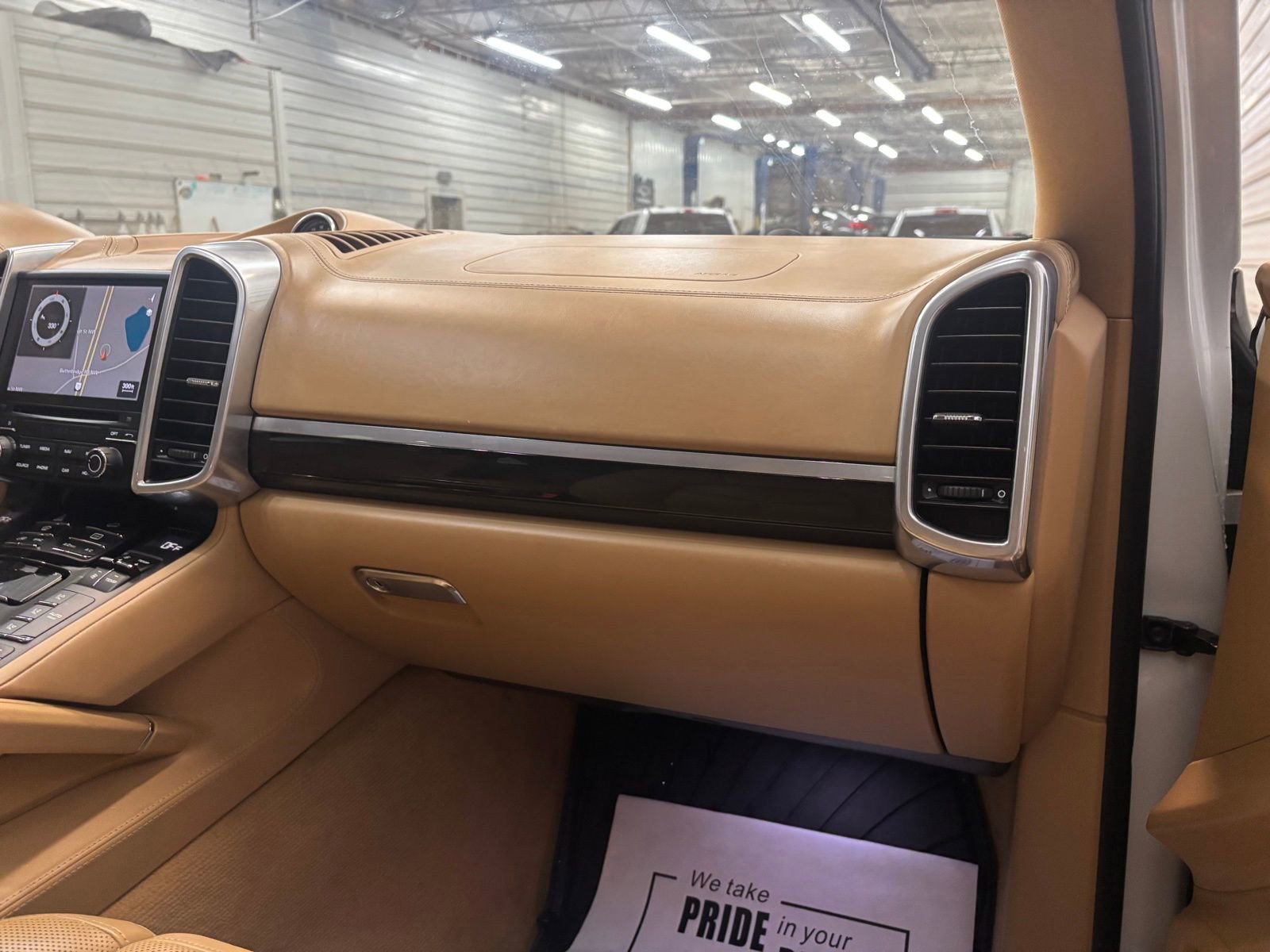 Used 2017 Porsche Cayenne Platinum Edition image 27