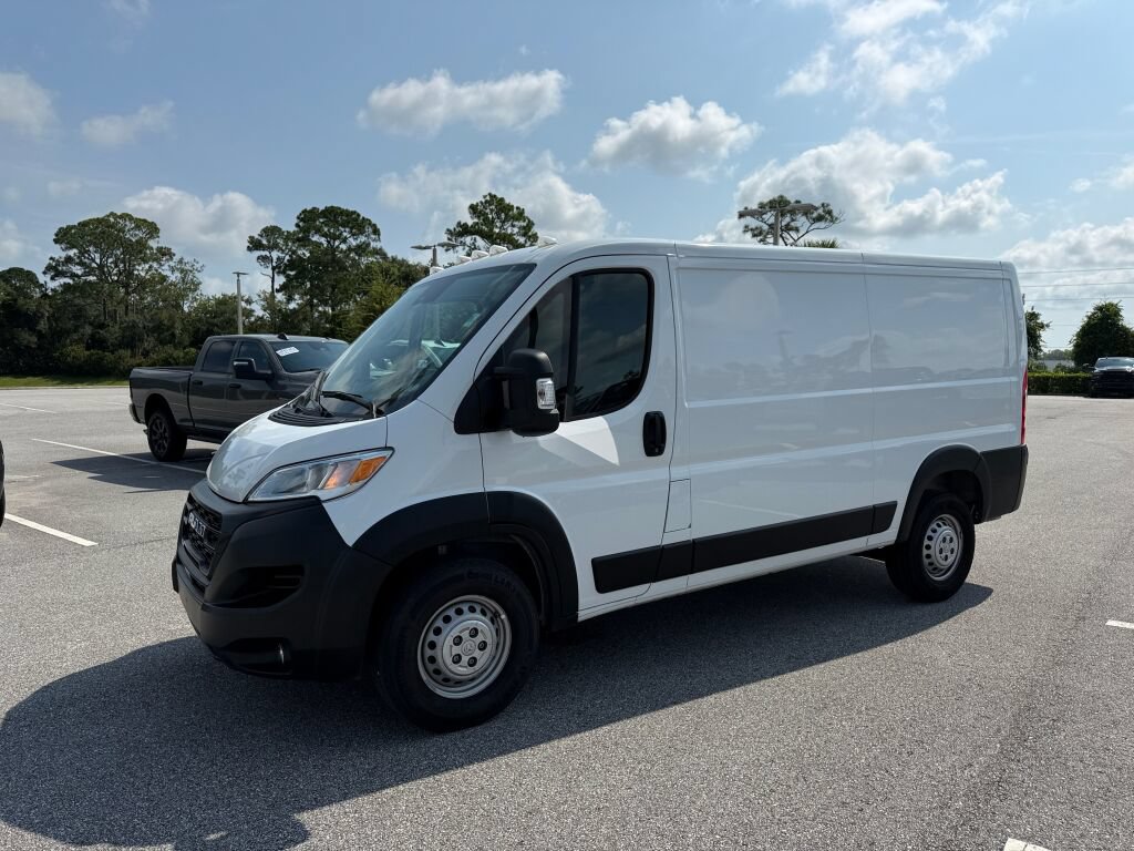 Used 2025 RAM ProMaster 2500 w/ Convenience Group FWD image 7