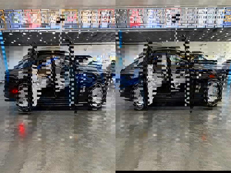 Used 2024 Rolls-Royce Phantom Sedan image 13