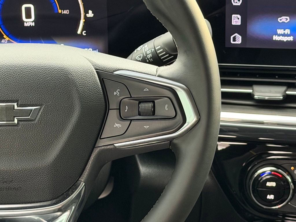 Used 2025 Chevrolet Trax ACTIV w/ Sunroof Package image 28