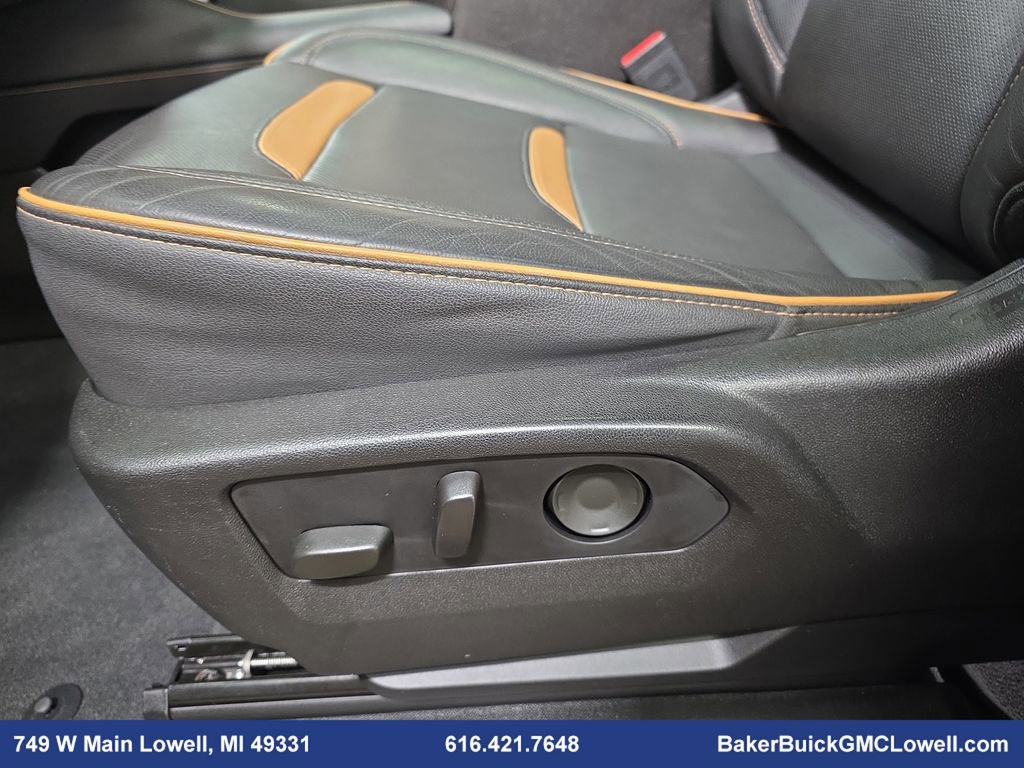 Used 2021 GMC Yukon AT4 w/ Technology Package image 28